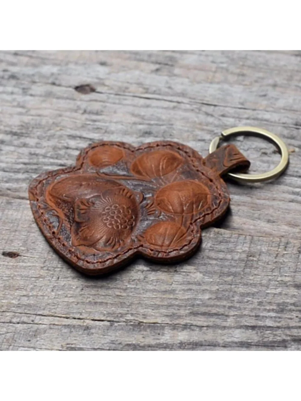 Dog Paw Leather Keychain - Perfect Gift for Dog Lovers, Cute Puppy Accessories